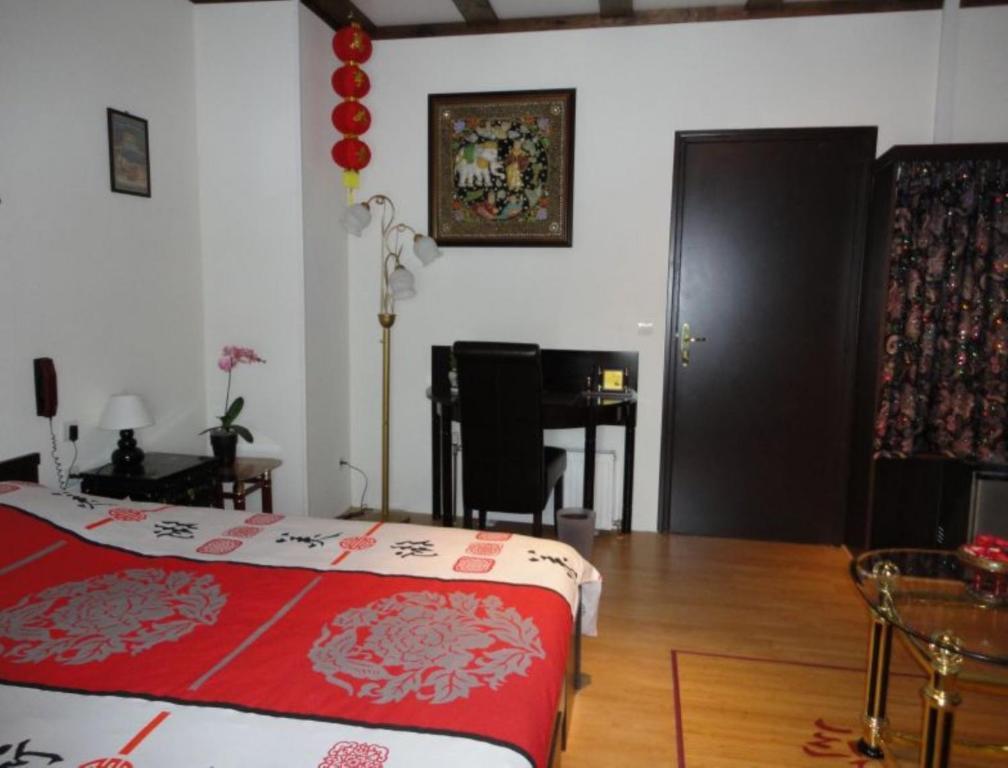 Mirage Bed & Breakfast 3*